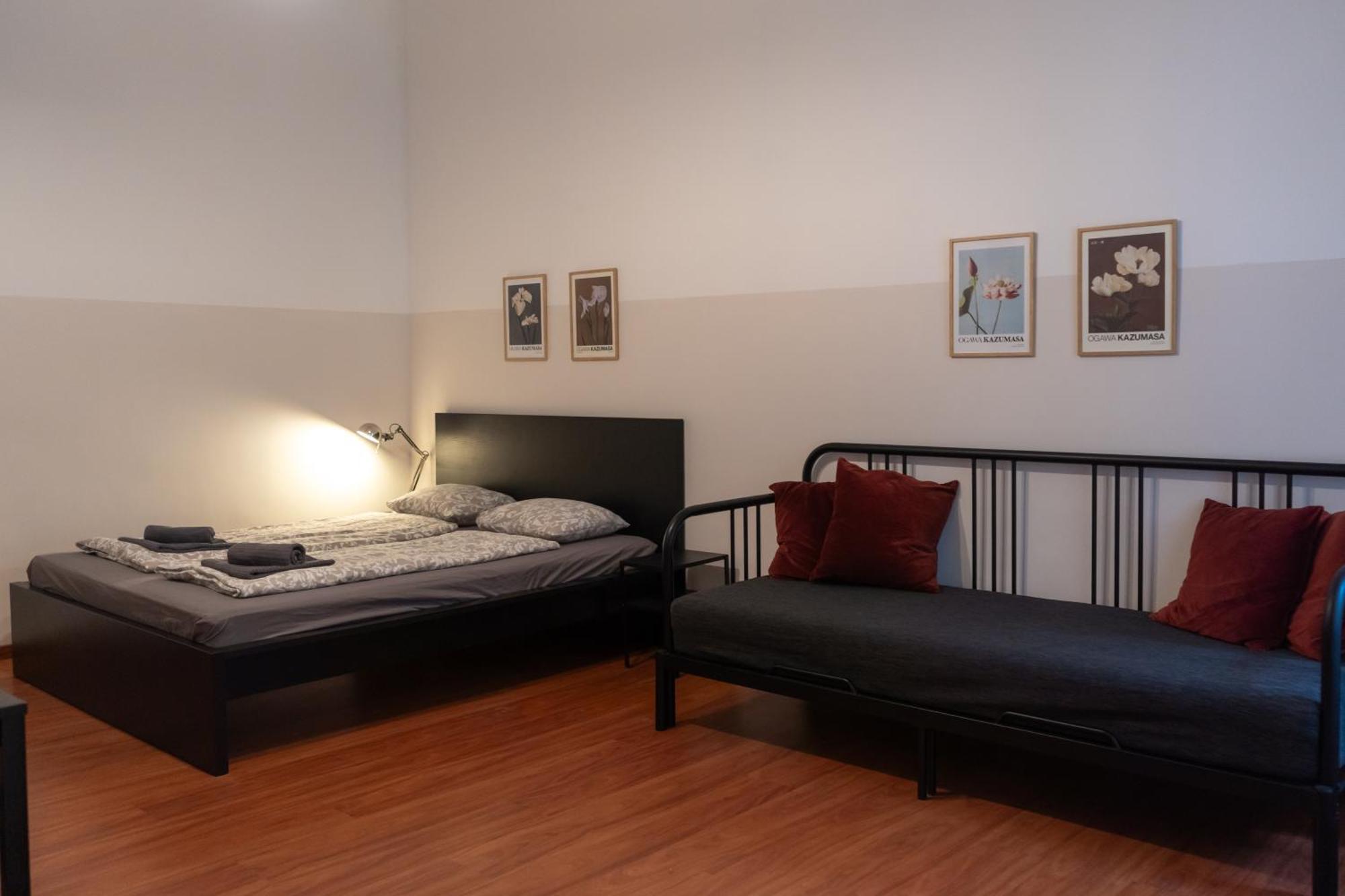 Cozy Apartment In Akacfa Street Budapest Esterno foto