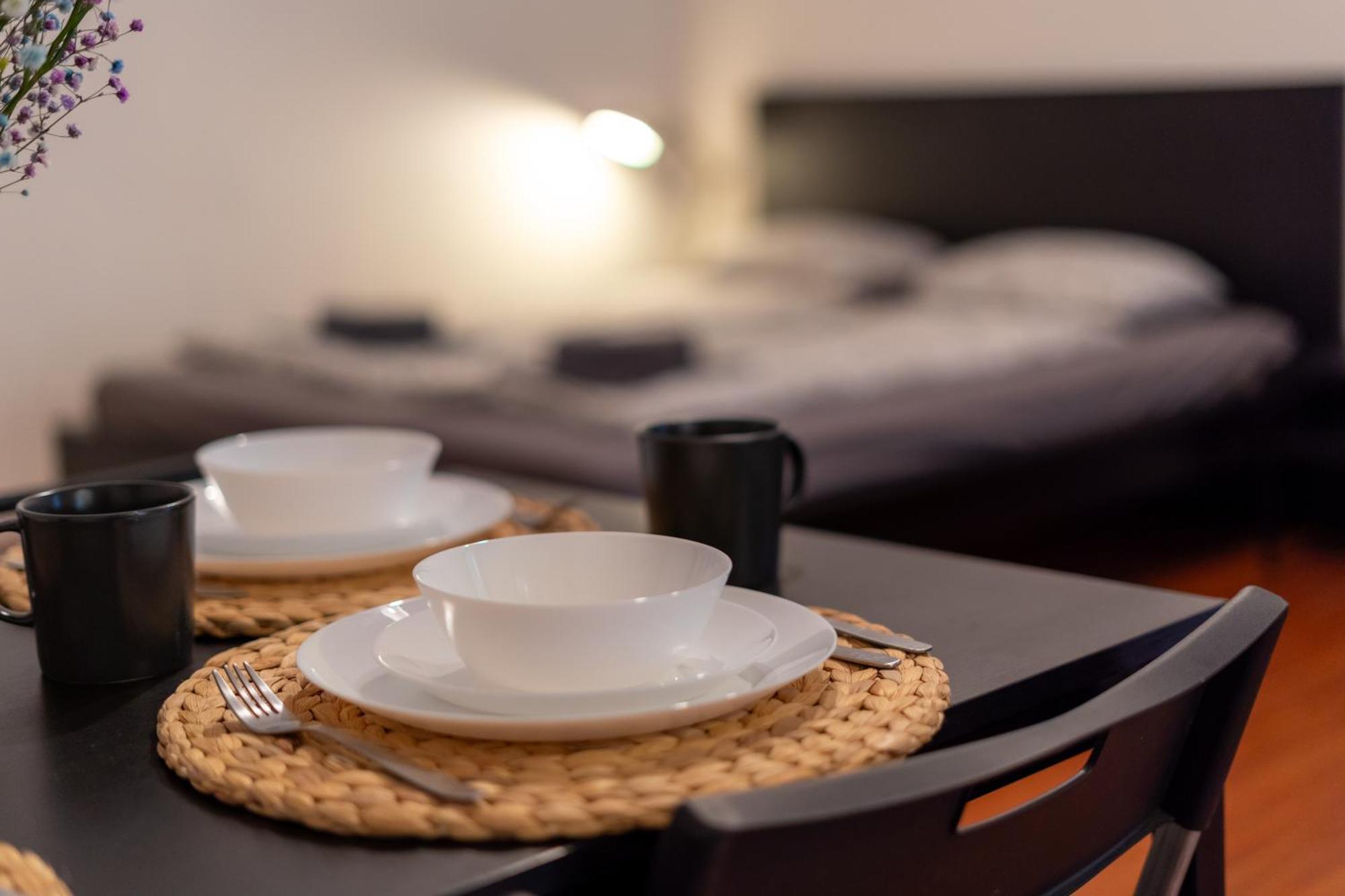 Cozy Apartment In Akacfa Street Budapest Esterno foto