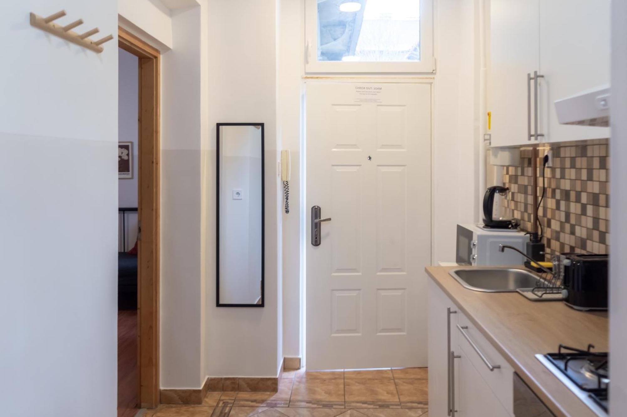 Cozy Apartment In Akacfa Street Budapest Esterno foto