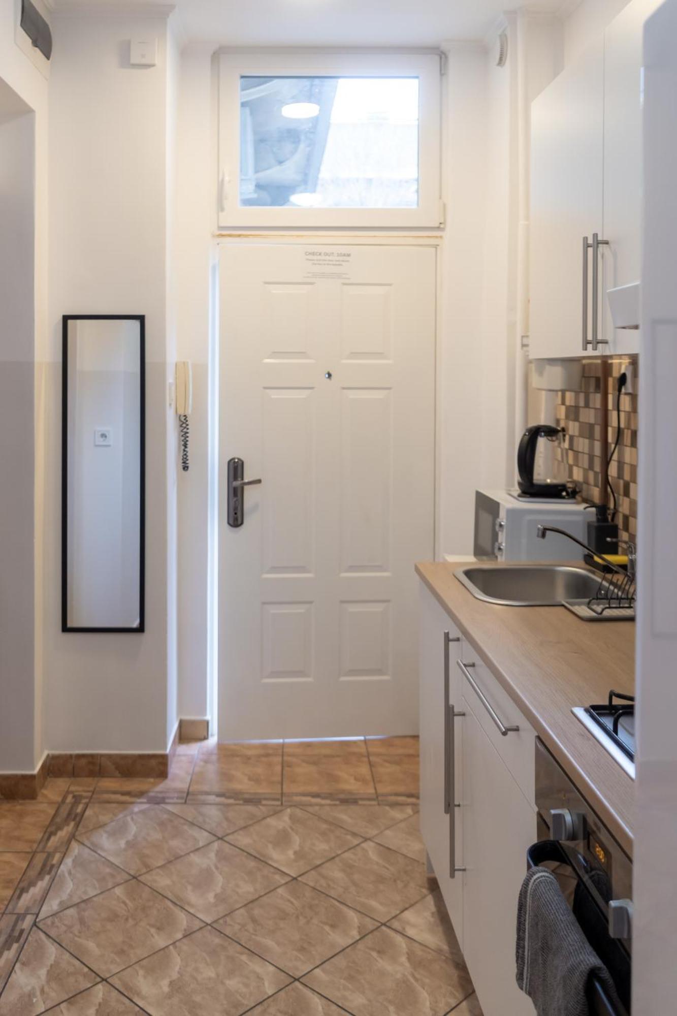 Cozy Apartment In Akacfa Street Budapest Esterno foto